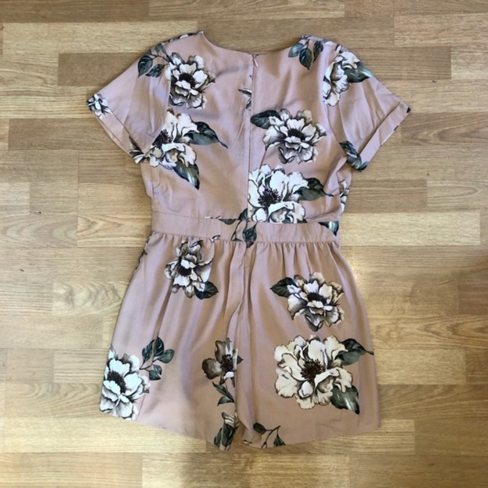 Gianni Bini Pink Floral Tie Front Short Sleeve Romper - Picture 5 of 5